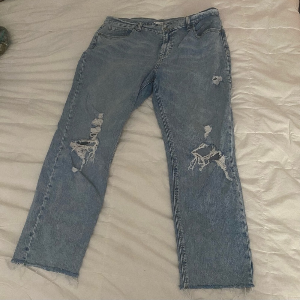 Distressed jeans - Picture 2 of 4